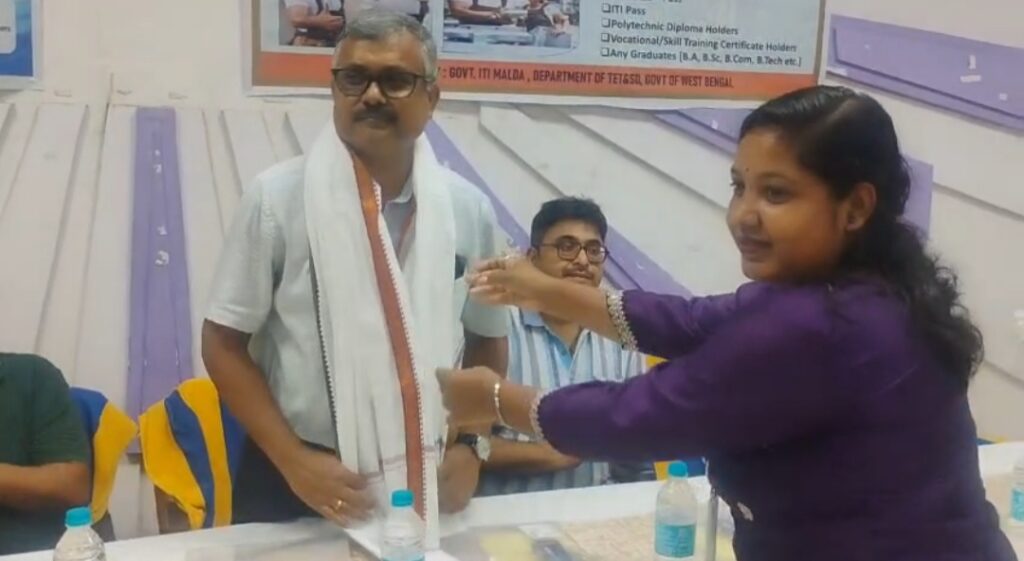 দক্ষতা ও যোগ্যতার ভিত্তিতে কর্মসংস্থানের লক্ষ্যে মালদায় অ্যাপ্রেন্টিসশিপ মেলার আয়োজন।
