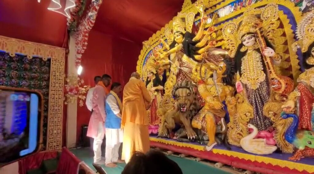 পঞ্চাশে ইউরেকা ক্লাবের দুর্গোৎসব, উদ্বোধনী অনুষ্ঠানে উপস্থিত বিধায়ক বিদ্যুৎ কুমার রায়।