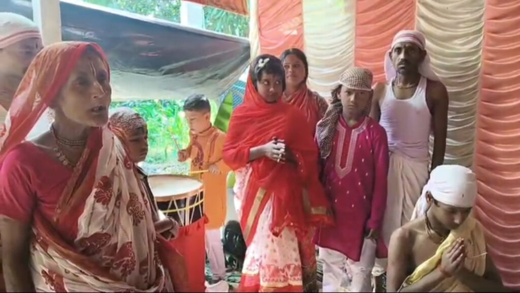 পাঁচ দিন ধরে পুজো ও মেলা, ময়নায় বিষহরি ঠাকুরানীকে ঘিরে ভক্তদের ঢল।
