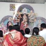 দুর্গাপুজোর শেষ দিনে বক্সীনগর তরুণ সংঘে উপচে পড়ল ভক্তদের ভিড়, আগামী বছরের অপেক্ষা।