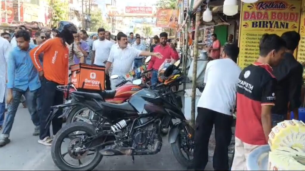 মালদা শহরে টোটো চলাচলে নিয়ন্ত্রণ, যানজট কমাতে তৈরি হবে নির্দিষ্ট পয়েন্ট ও দুটি পার্কিং জোন।