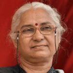 মেধা পাটকর: সাধারণ মানুষের অধিকার, পরিবেশ রক্ষা ও সামাজিক ন্যায়ের সংগ্রামে এক প্রতিবাদী নারী।